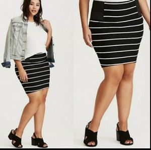 NWOT Torrid Skirt size 2